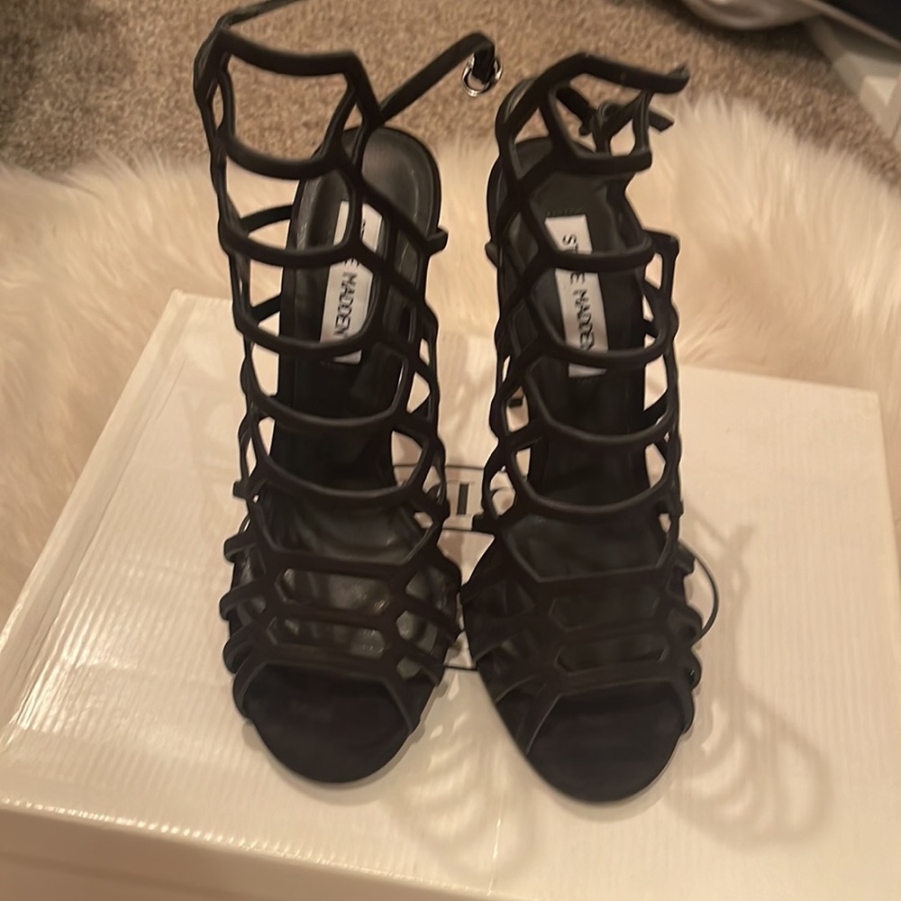 Steve Madden black nubuck heels 7.5 - Picture 3 of 8